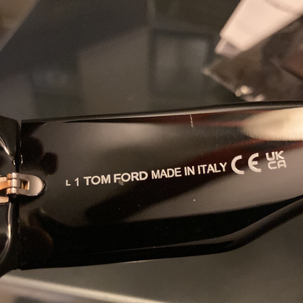 Brand new Tom Ford Bronson sunglasses black/yellow lens. - Picture 6 of 7